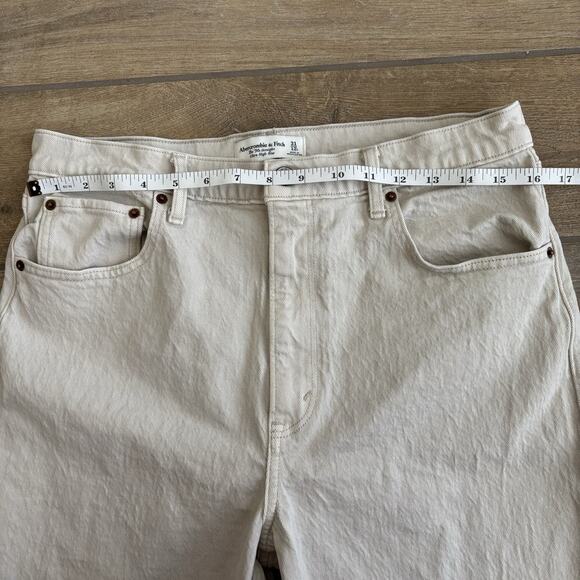 Abercrombie and Fitch Women's Size 12/31 Jeans 90s Straight Raw Edge Capri White - Picture 12 of 14
